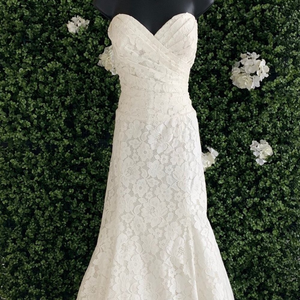 Allure Bridal Wedding Gown Size 18 Trumpet Ivory